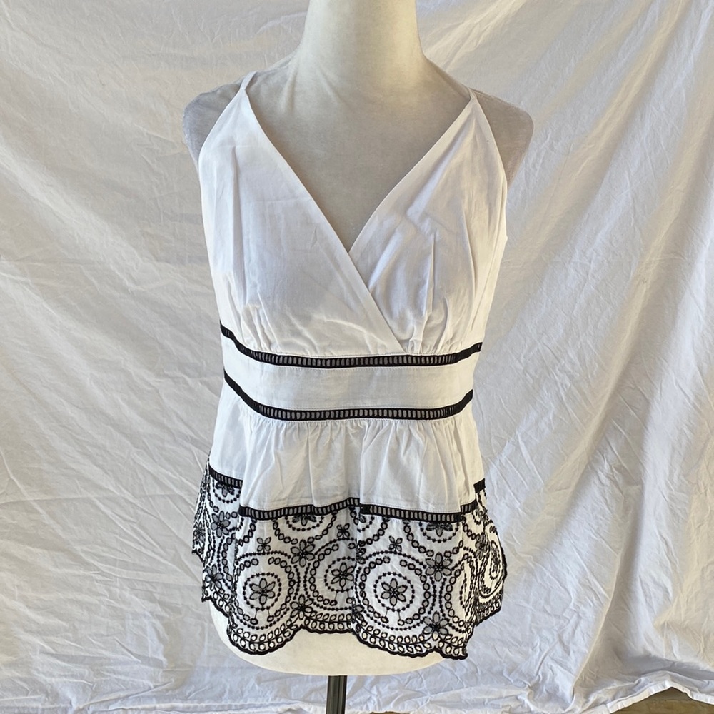 NWOT Banana republic, black and white spaghetti strap Tank with lace details.